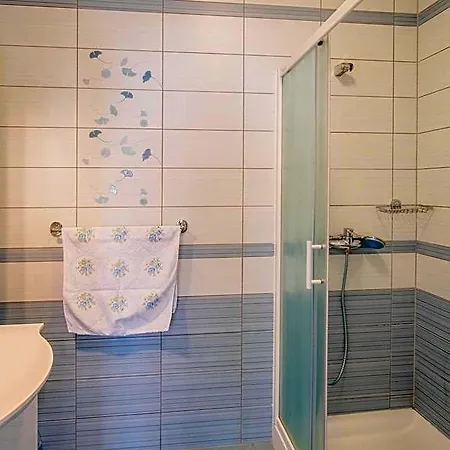 Iva מלון 3*